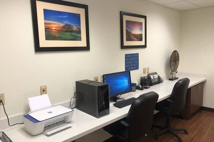 Business Center 39 of 40